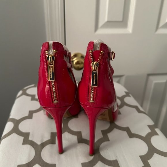 Cranberry, Strappy, Michael Kors  sz 9 Sandals - Picture 2 of 4